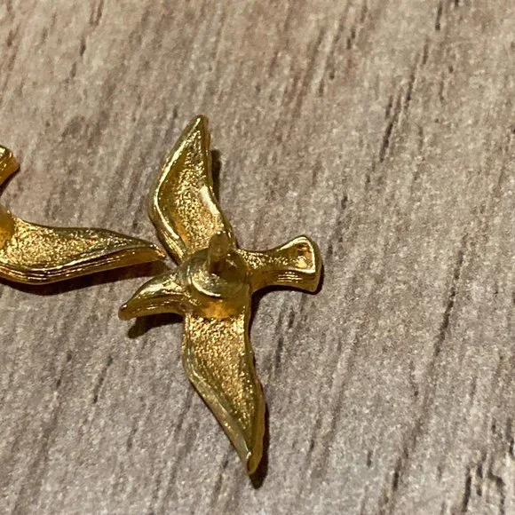 Vintage Estate Gold Tone Seagull Lapel Pin Brooches Set of 2 - Picture 3 of 6